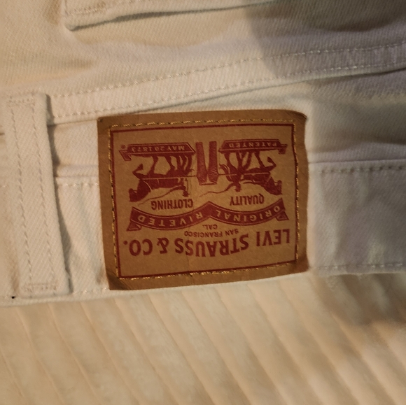 Levi shorts - Picture 3 of 4